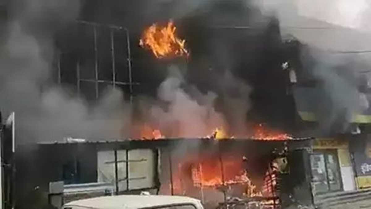 जबलपुर के निजी अस्पताल में लगी आग में 8 की जान गई